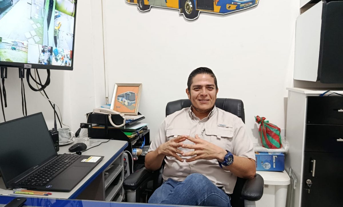 Daniel García, presidente de la Federación de Transporte Urbano de Manta (FETUM).