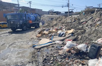La red terciaria del sistema de alcantarillado sanitario en la calle 12 se encontraba obstruido y colapsado a consecuencias de escombros. pero ya fue remediado.