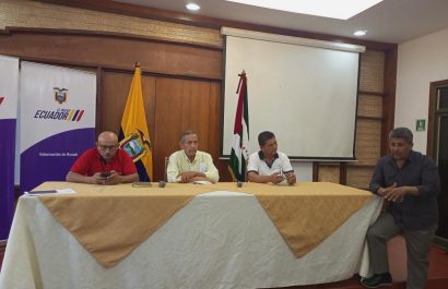 Miembros del sindicato se reunieron este jueves 5 de junio con la Gobernadora Aurora Valle buscando un acercamiento al ministerio de Finanzas para el pago de los sueldos.