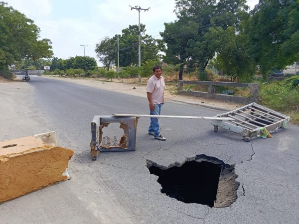 El Municipio de Manta informó que realizarán estudio para construir una nueva infraestructura, tras este socavón.