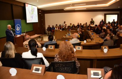 En su intervención, el rector de la Uleam, Marcos Zambrano expuso los logros más relevantes de su administración.