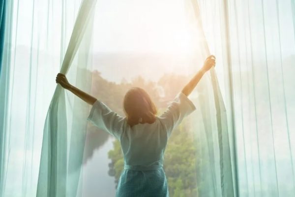 ¡Despierta con energía! La ciencia dice cómo usar la luz natural
