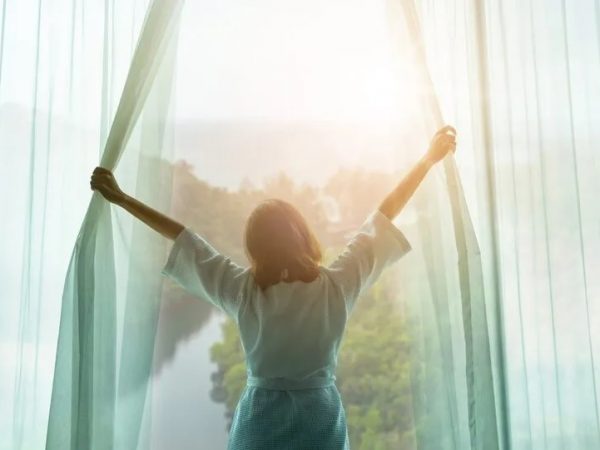 ¡Despierta con energía! La ciencia dice cómo usar la luz natural