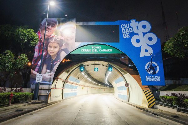 Guayaquil transforma sus calles con mejor iluminación.