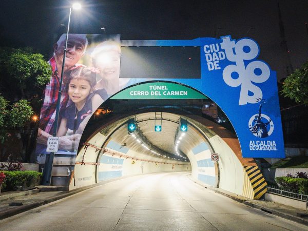 Guayaquil transforma sus calles con mejor iluminación.