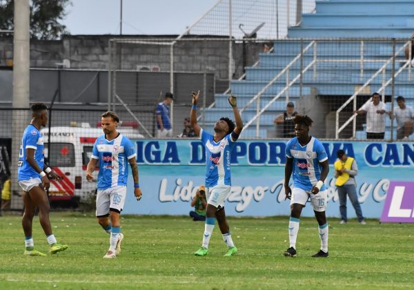 Jugadores del Manta FC.