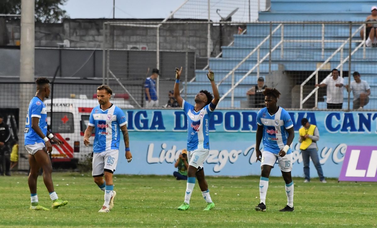 Jugadores del Manta FC.