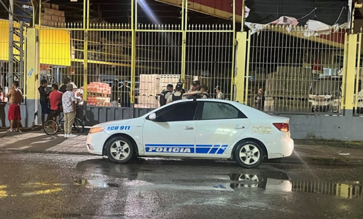 El ataque con explosivos generó alarma entre los residentes y transeúntes, en Machala