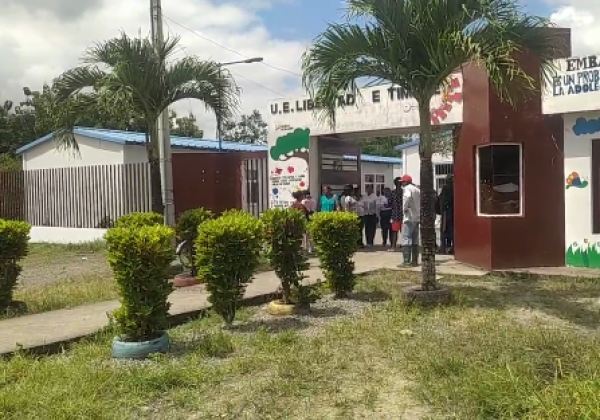 Atacan a docente dentro de escuela Libertad de Timbre en la provincia de Esmeraldas