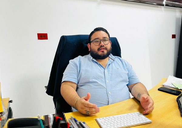 La pandemia nos enseñó la importancia de la conectividad. Las maestrías en línea ofrecen flexibilidad, permitiendo a estudiantes, señala Villacreses.