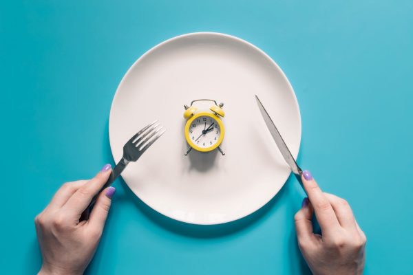 Ayuno intermitente: una estrategia eficaz para mejorar el cerebro en personas con obesidad