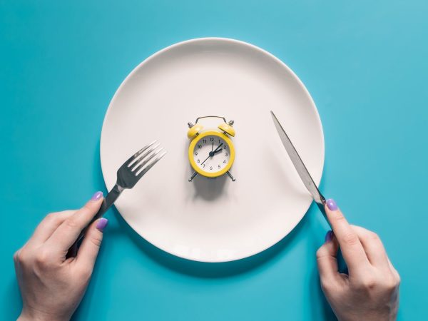 Ayuno intermitente: una estrategia eficaz para mejorar el cerebro en personas con obesidad