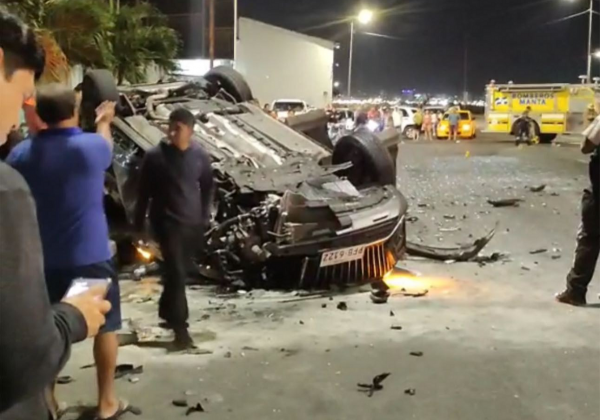 Autoridades investigan choque con cinco heridos en la vía Puerto Aeropuerto, en Manta