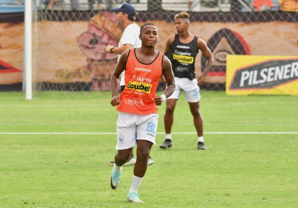 Maikel Valencia, jugador del Manta FC.