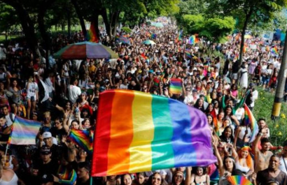 Policía turca reprime manifestación del Orgullo en Estambul; oposición denuncia detenciones