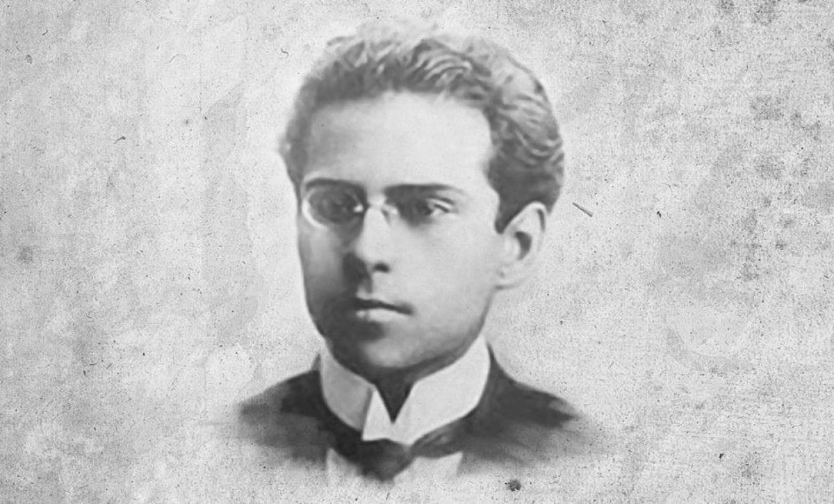 El poeta ecuatoriano Medardo Ángel Silva (Guayaquil, 1899-1919) fue un escritor en gran parte autodidacta que, desde un origen humilde, llegó a ser una importante figura literaria.
