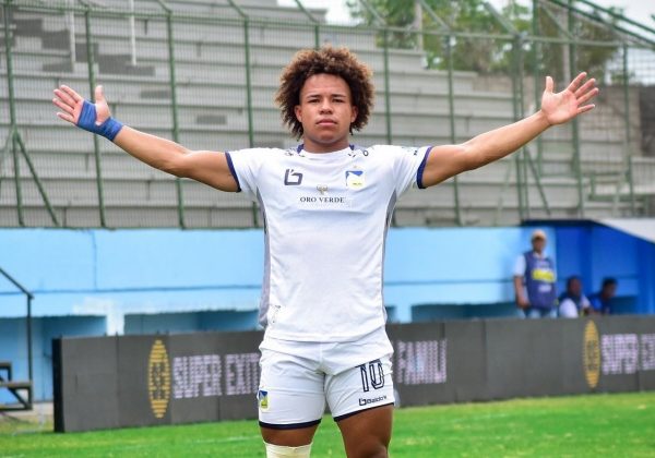 Erick Mendoza, ha marcado 6 goles esta temporada en Delfín SC.