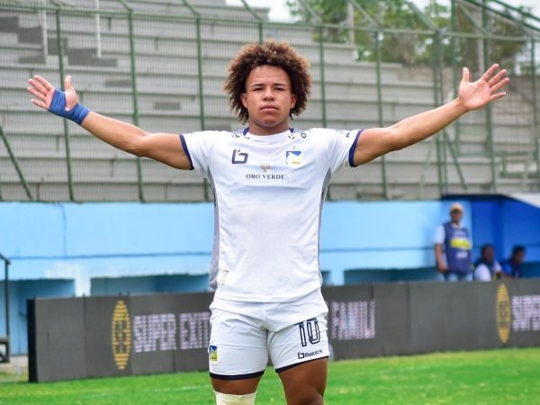Erick Mendoza, ha marcado 6 goles esta temporada en Delfín SC.