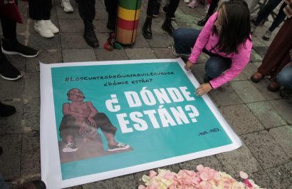 Familiares y colectivos sociales de los menores desaparecidos, han realizado 
 plantón exigiendo el regreso de niños desaparecidos.