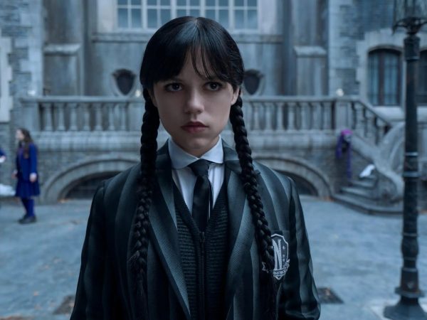 Merlina está de vuelta: El tráiler de la temporada 2 promete caos y misterio