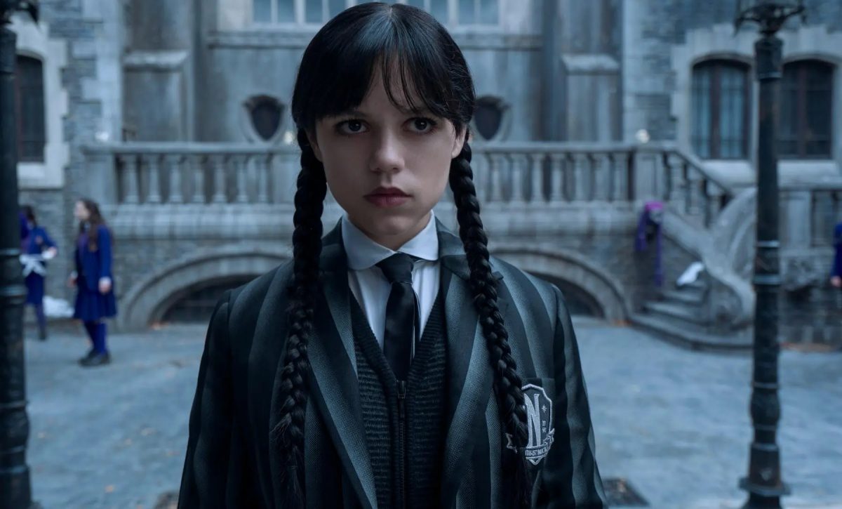 Merlina está de vuelta: El tráiler de la temporada 2 promete caos y misterio
