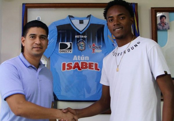 Alexander Medina, nuevo jugador del Manta FC.