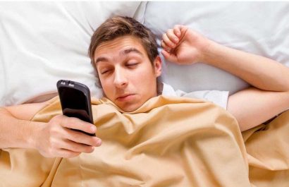 Por qué no deberías revisar el teléfono al despertar: Hábitos para un mejor inicio del día