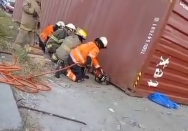 Accidente deja una mujer fallecida tras impacto de contenedor en la vía Perimetral