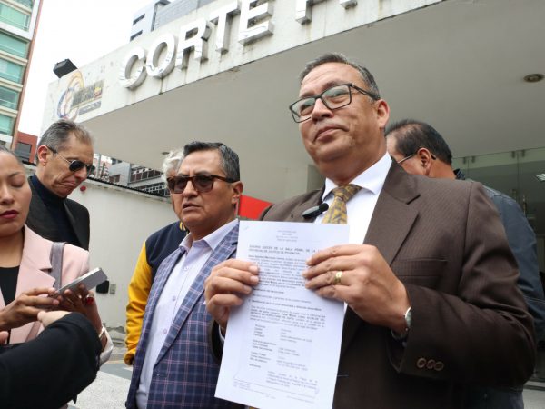 Néstor Marroquín, presenta denuncia contra Pabel Muñoz por supuesta difamación