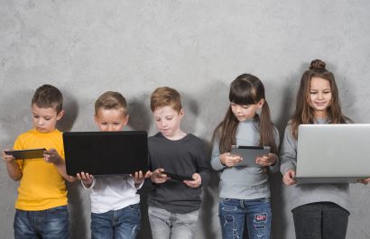 ¿Las pantallas afectan a tus hijos? Estudio revela un preocupante círculo vicioso