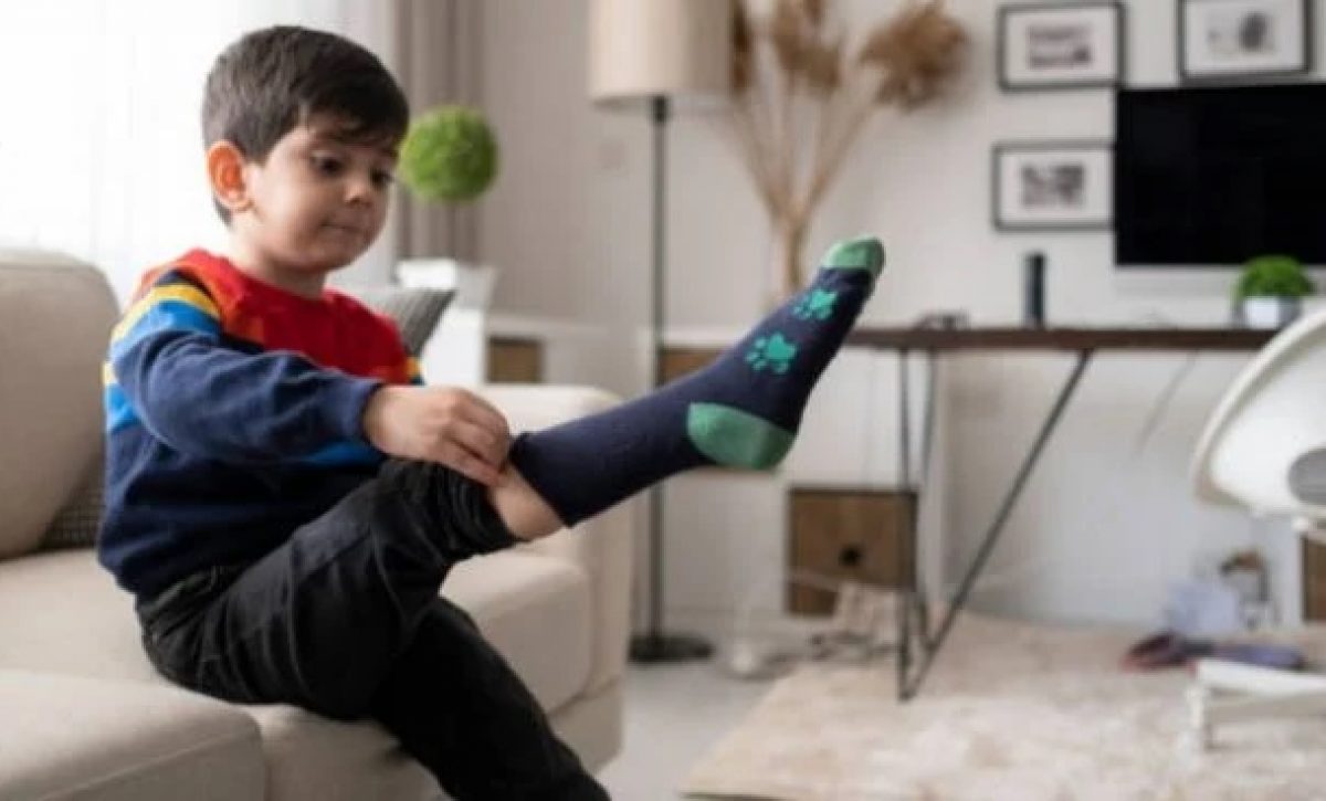 ¿Cuándo deben vestirse solos los niños? Recomendaciones basadas en evidencia