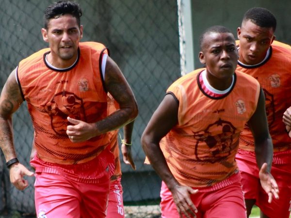 Jugadores del Manta FC durante un entrenamiento.