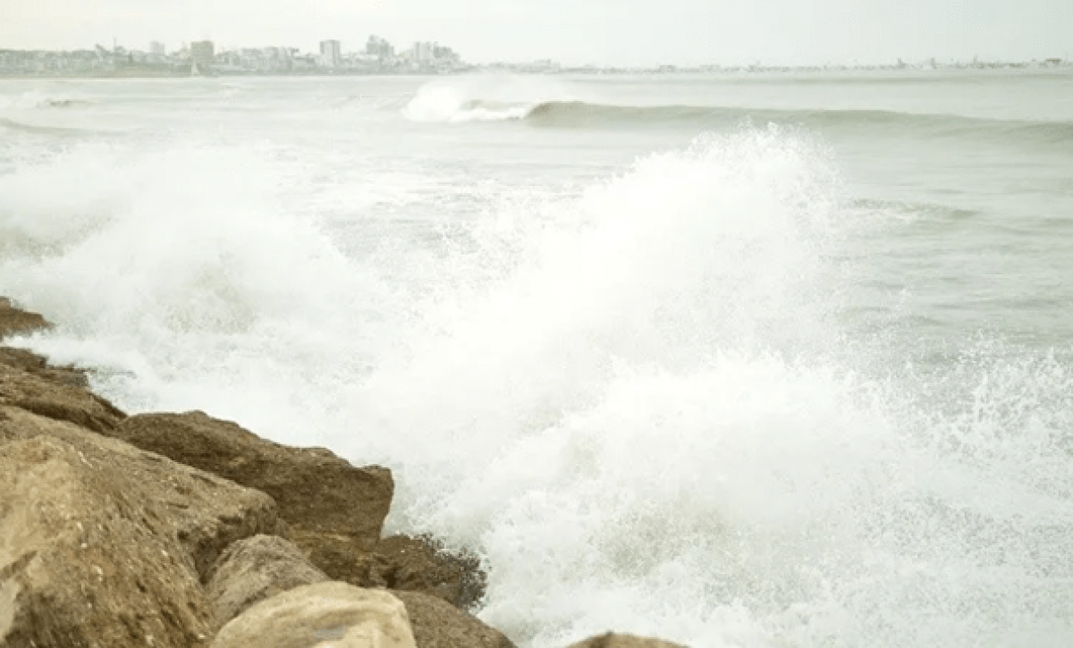 ¡Precaución en las playas! Inocar alerta sobre fuerte oleaje y mar agitado en Ecuador