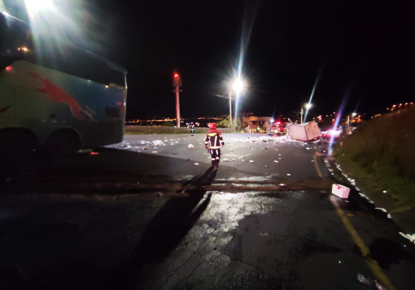 Choque en la Panamericana Sur causa víctimas mortales en madrugada del viernes