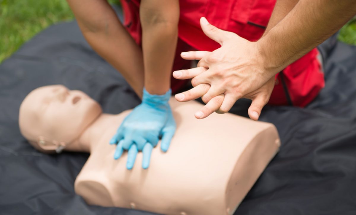 RCP en casa: la maniobra que puede marcar la diferencia entre la vida y la muerte