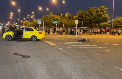 Sicarios interceptan un taxi y matan a un pasajero frente al parque Zoila Ugarte