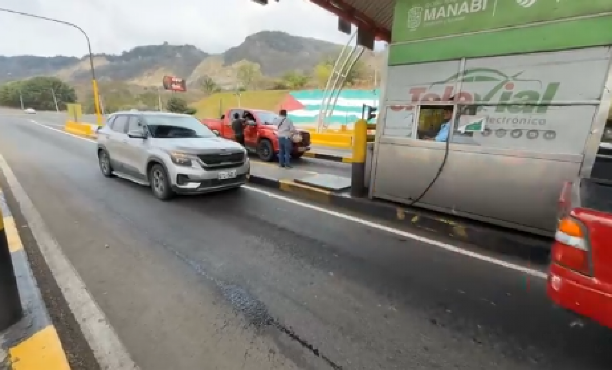 cobro peaje vía Portoviejo-Montecristi