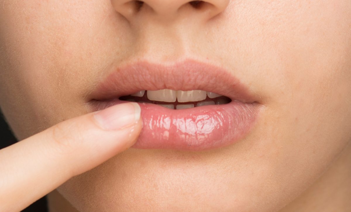 Dermatología advierte sobre el uso inadecuado del peeling labial en casa