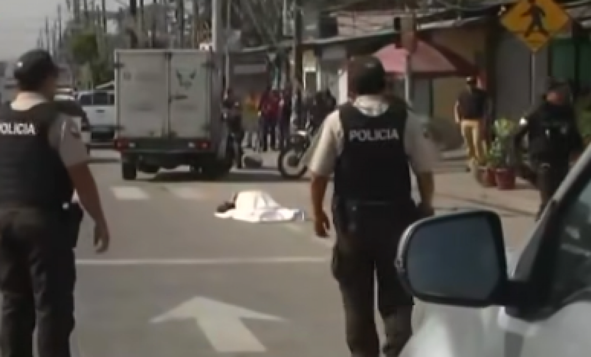 Asesinan a guía penitenciaria frente al complejo carcelario de Guayaquil