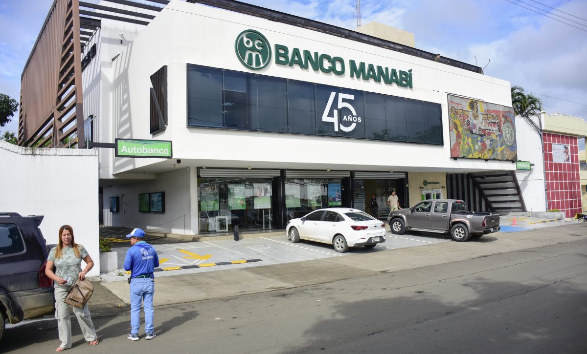 Pequeños empresarios crearon el Banco Comercial de Manabí