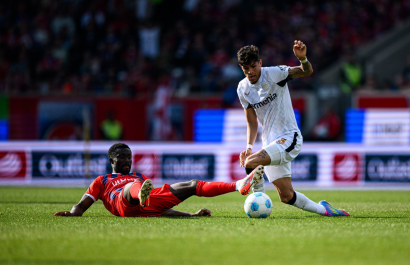 Bayer Leverkusen derrotó a Heidenheim, en la Bundesliga con Piero Hincapié en todo el partido