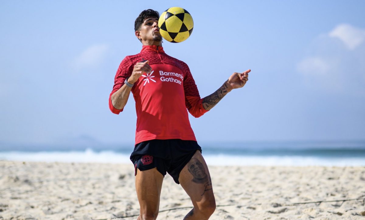 Piero Hincapié, jugador del Bayer Leverkusen de Alemania.