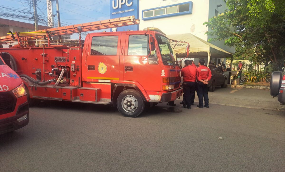Explosión en cocina de Unidad de Policía Comunitaria deja a un agente herido