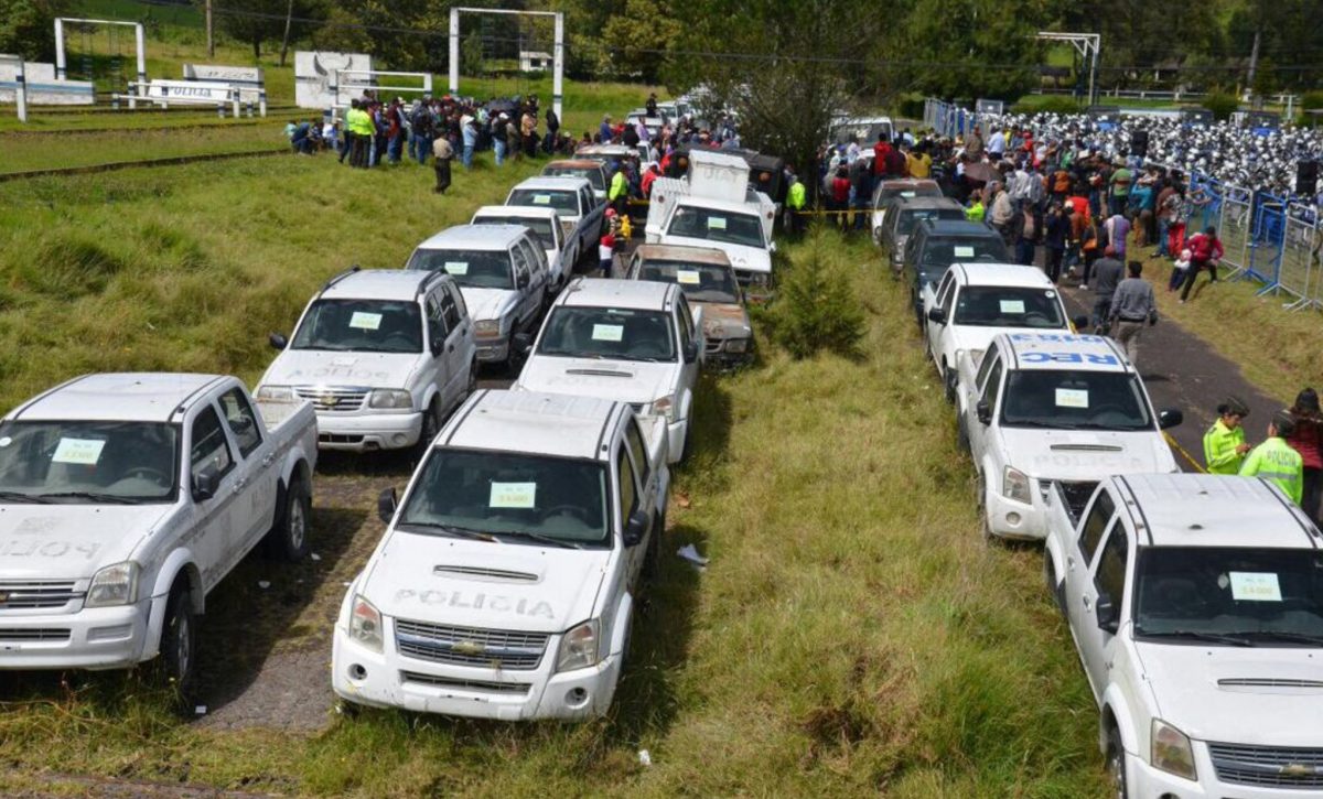 Policía Nacional inicia remate de vehículos 2025 con precios desde 35 dólares.