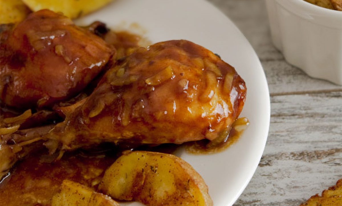 Esta receta de pollo con cola te salvará el almuerzo sin gastar de más