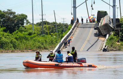 Prefectura del Guayas entregó documentación sobre mantenimientos del puente Gonzalo Icaza Cornejo tras colapso de la estructura.