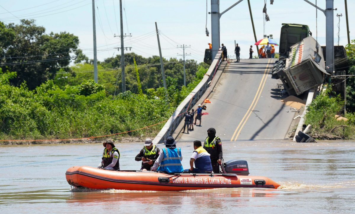 Prefectura del Guayas entregó documentación sobre mantenimientos del puente Gonzalo Icaza Cornejo tras colapso de la estructura.