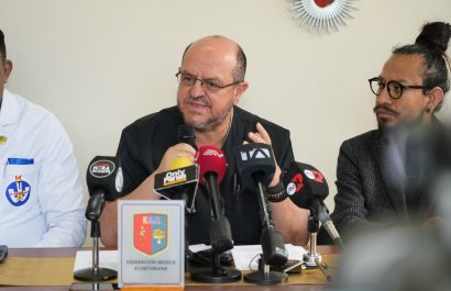 presidente federación médica ecuatoriana santiago carrasco despido médicos personal salud entrevista