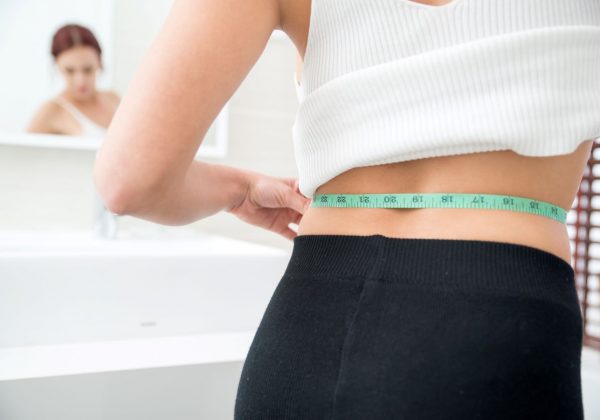 Más allá del peso: medir la cintura puede predecir el riesgo de muerte en mujeres posmenopáusicas