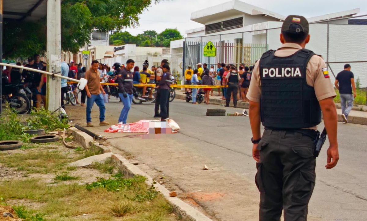 A un adolescente de 16 años lo dispararon cerca de 20 veces en el barrio La Revancha.